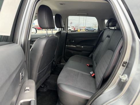 Used 2025 Mitsubishi Outlander Sport SE AWD/4WD image 19