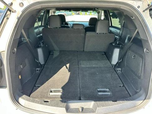 Certified 2017 Ford Explorer XLT FWD image 5