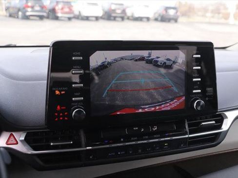 Certified 2024 Toyota Sienna XLE image 19