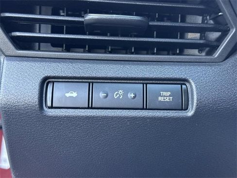 Used 2021 Nissan Altima 2.5 SR w/ SR Premium Package image 19