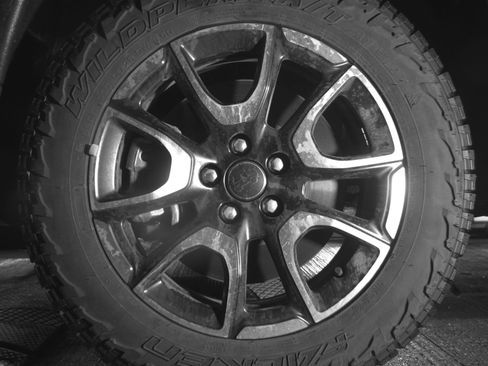 Used 2025 Jeep Compass Trailhawk AWD/4WD image 12