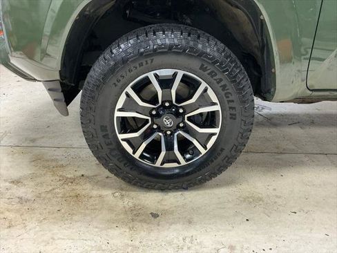 Certified 2021 Toyota Tacoma TRD Sport AWD/4WD image 8