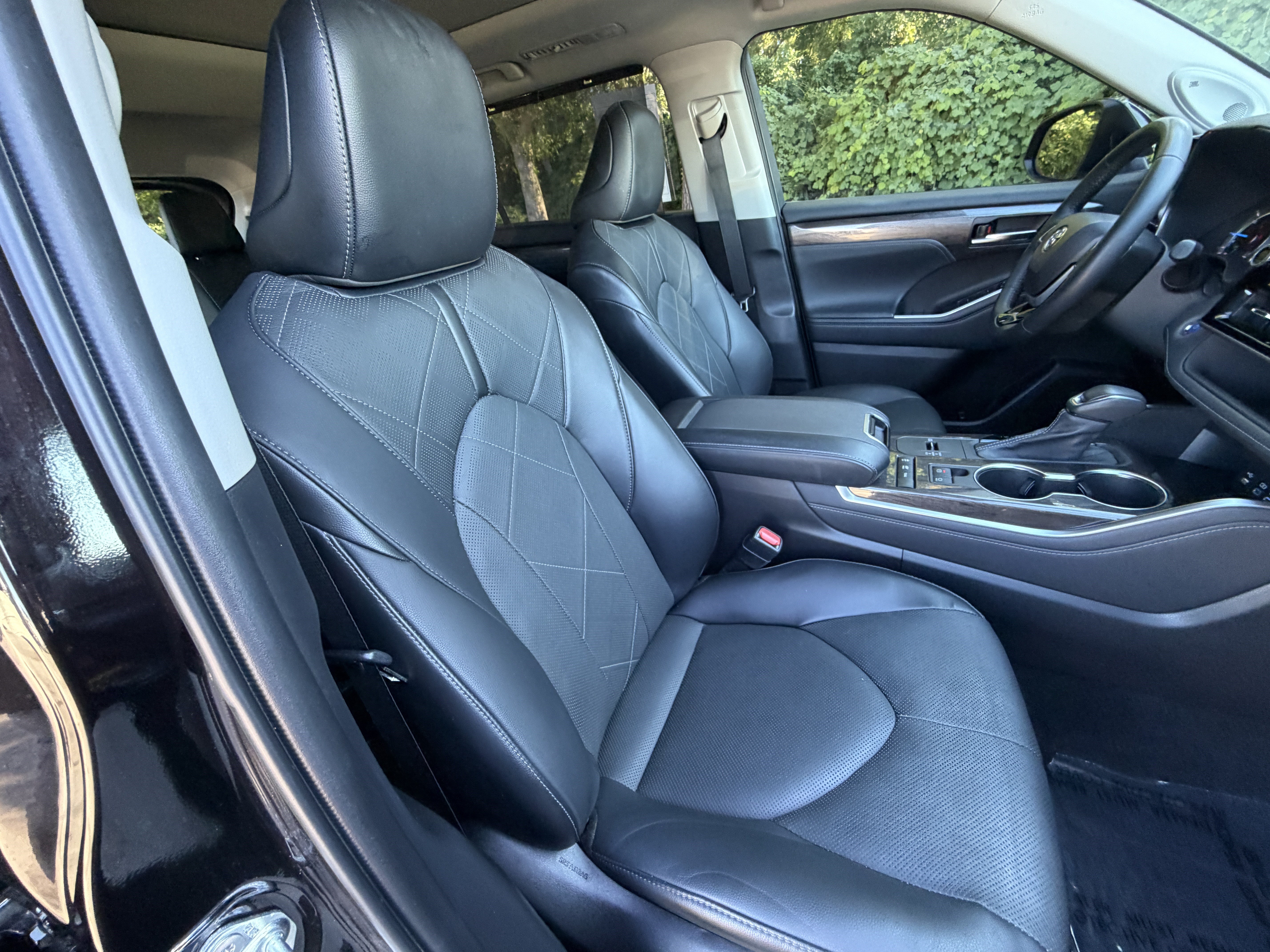 Used 2022 Toyota Highlander Platinum AWD/4WD image 21