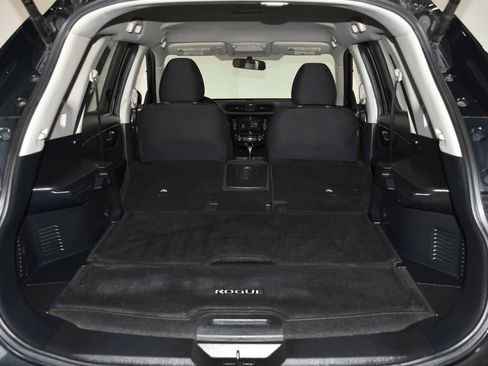 Used 2018 Nissan Rogue SV AWD/4WD image 30
