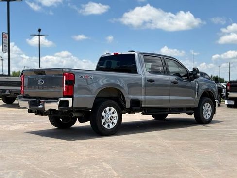 Used 2024 Ford F250 XLT w/ 360-Degree Camera Package AWD/4WD image 2