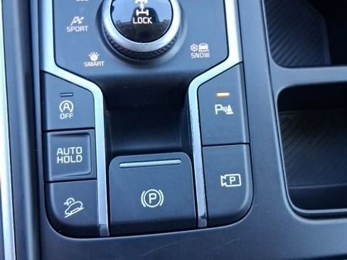 Used 2024 Kia Sorento S image 31