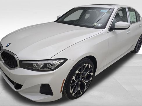 New 2025 BMW 330i xDrive Sedan w/ Convenience Package AWD/4WD image 5