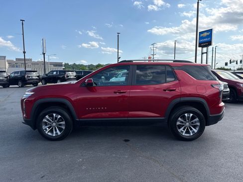 Used 2025 Chevrolet Equinox LT w/ Convenience Package II image 6