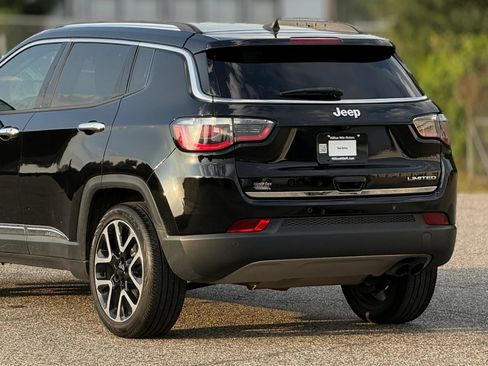Used 2018 Jeep Compass Limited w/ Navigation Group FWD image 16