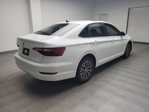 Used 2020 Volkswagen Jetta SE w/ SE Cold Weather Package FWD image 9