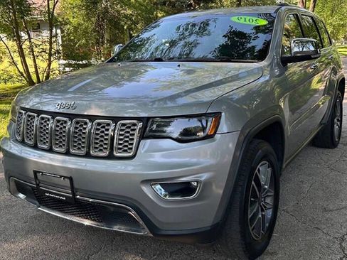 Used 2019 Jeep Grand Cherokee Limited w/ Luxury Group II image 2