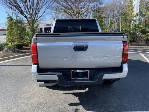 Used 2024 Toyota Tacoma SR5 w/ SR5 Upgrade Package image 7