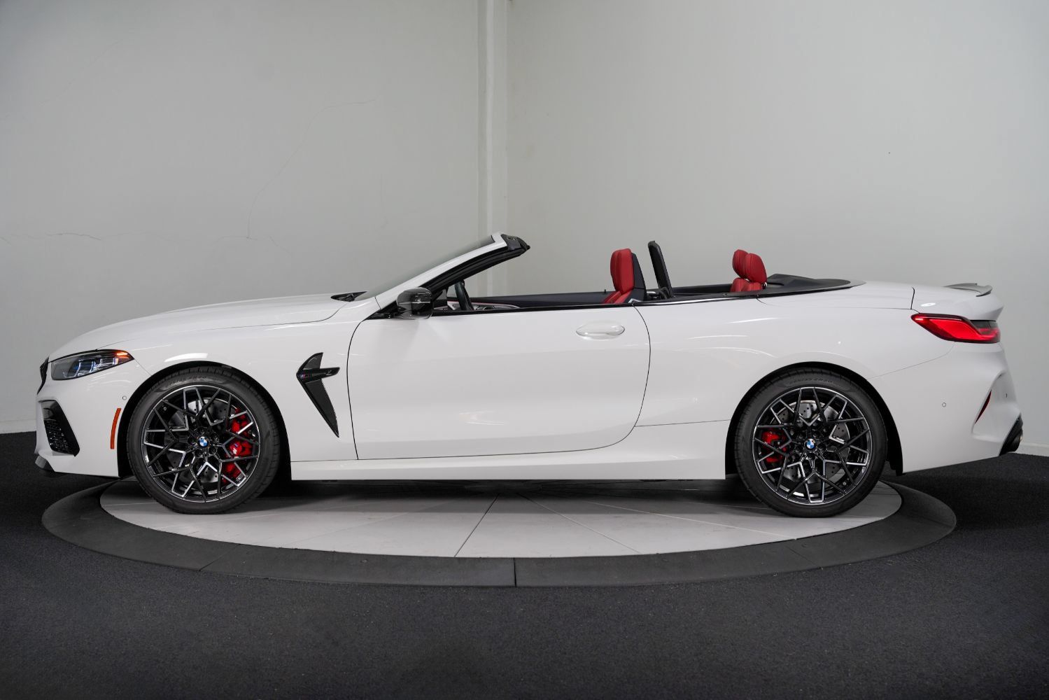 Used 2025 BMW M8 Competition w/ M Carbon Exterior Package AWD/4WD image 7