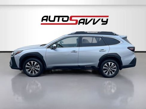 Used 2025 Subaru Outback Touring AWD/4WD image 4