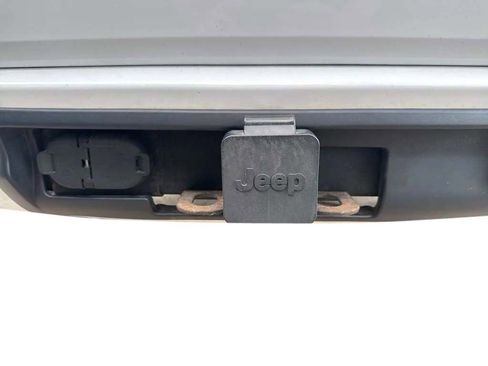 Used 2021 Jeep Grand Cherokee Laredo X AWD/4WD image 30