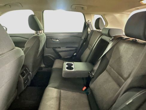 Used 2025 Nissan Rogue SV FWD image 26