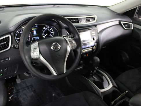 Used 2015 Nissan Rogue SV FWD image 17