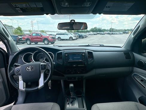 Used 2015 Toyota Tacoma PreRunner w/ Convenience Package RWD image 3