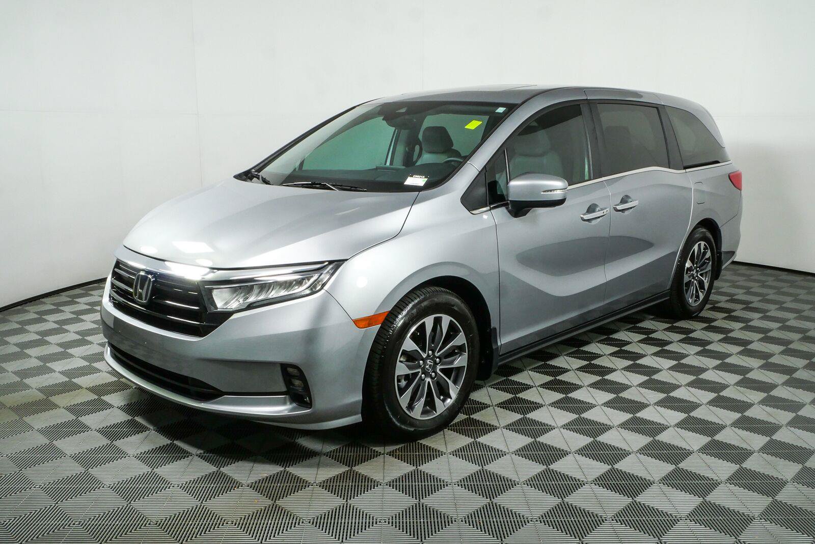 Used 2024 Honda Odyssey EX-L image 25