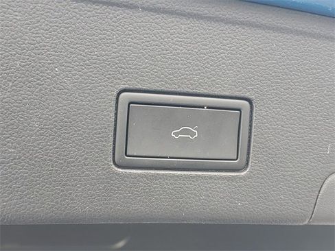 Used 2024 Volkswagen Atlas Cross Sport SEL Premium R-Line image 9