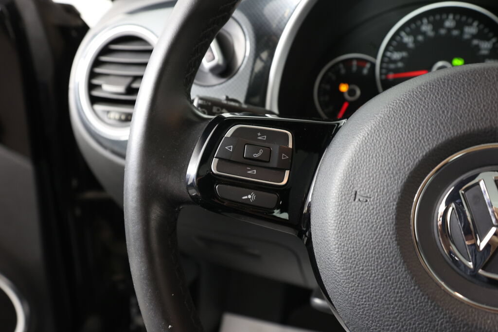 Used 2012 Volkswagen Beetle 2.0T FWD image 23