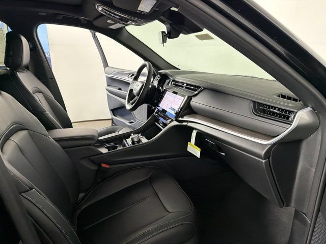 New 2026 Jeep Grand Cherokee Limited w/ Limited Altitude Package AWD/4WD image 30