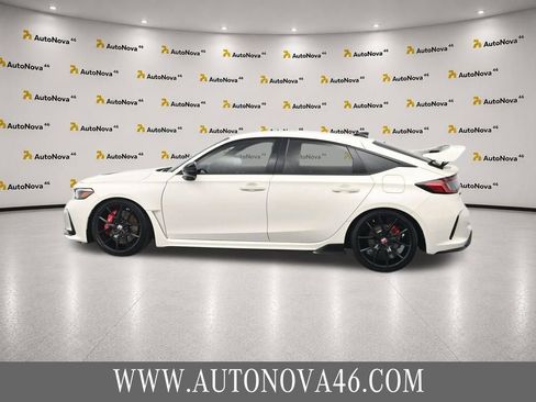 Used 2024 Honda Civic Type R image 3