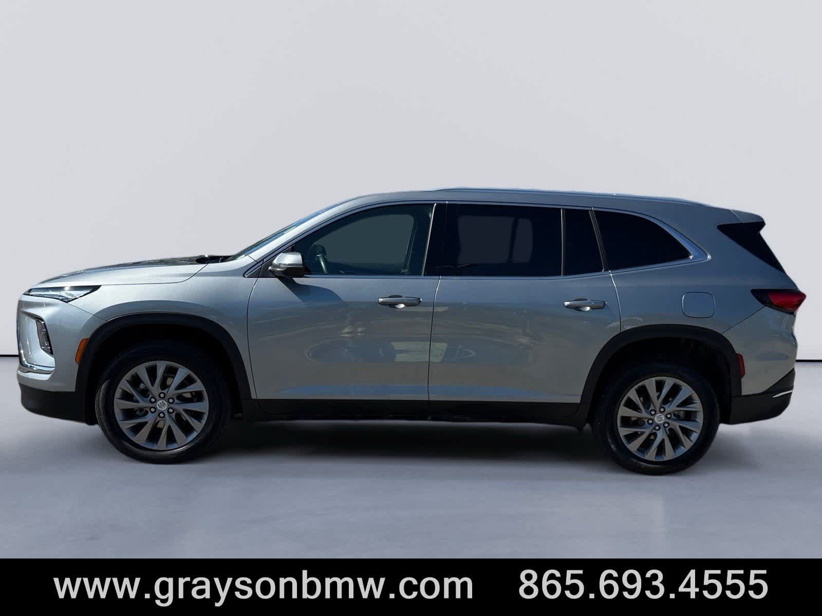 Used 2025 Buick Enclave Preferred AWD/4WD image 7