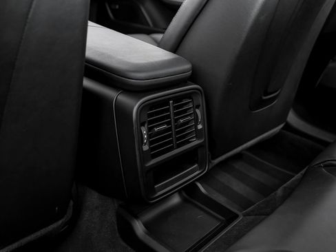 Used 2022 Porsche Taycan image 50