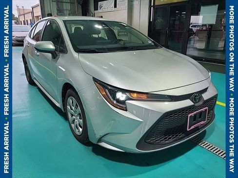 Certified 2022 Toyota Corolla LE FWD image 1