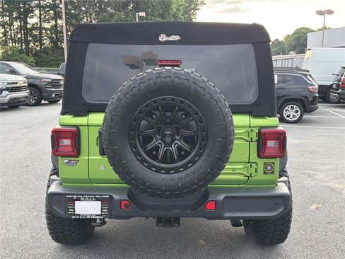 Used 2019 Jeep Wrangler Unlimited Sahara AWD/4WD image 6