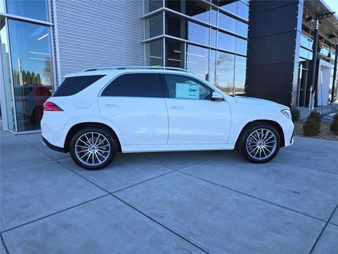 Used 2026 Mercedes-Benz GLE 450 4MATIC image 2