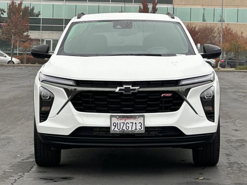 Used 2025 Chevrolet Trax RS w/ Driver Confidence Package image 9