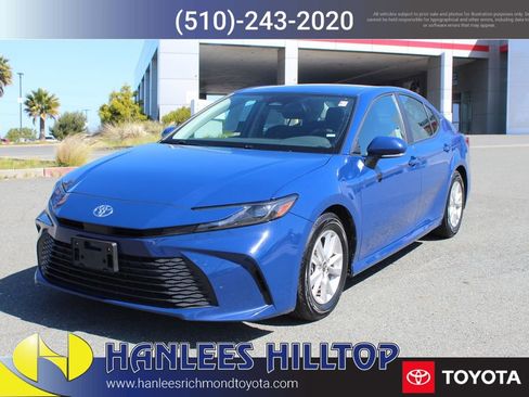 Used 2025 Toyota Camry LE FWD image 3