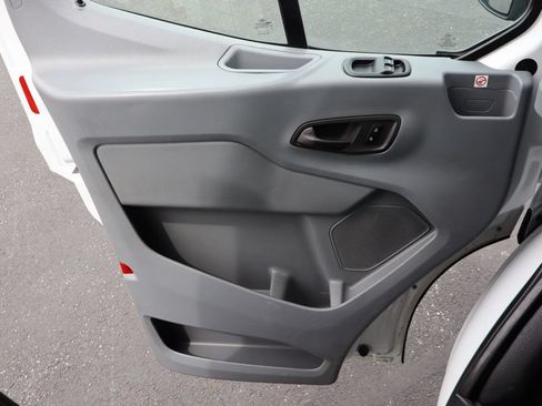 Used 2019 Ford Transit 250 138 RWD image 18