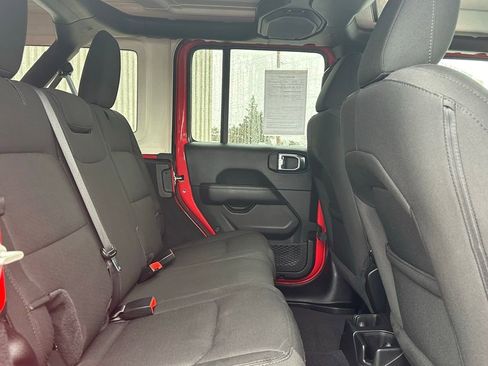 Used 2023 Jeep Wrangler Unlimited Sahara AWD/4WD image 14