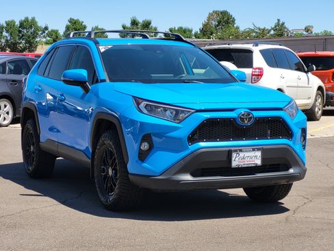 Used 2020 Toyota RAV4 XLE w/ Convenience Package AWD/4WD image 2