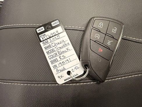Used 2025 Chevrolet Traverse RS AWD/4WD image 47