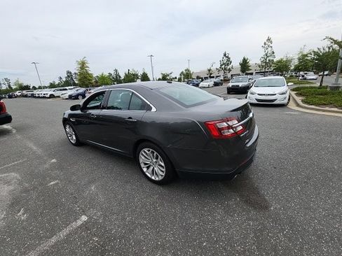 Used 2016 Ford Taurus Limited w/ Equipment Group 301A FWD image 10
