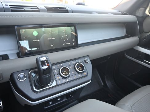 Used 2021 Land Rover Defender 90 First Edition image 50
