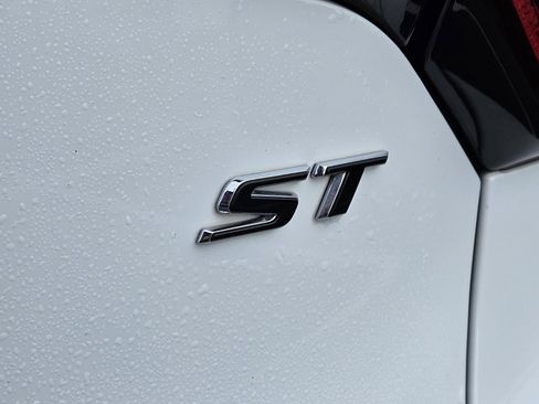 Used 2024 Buick Encore GX Sport Touring w/ Comfort Package image 16