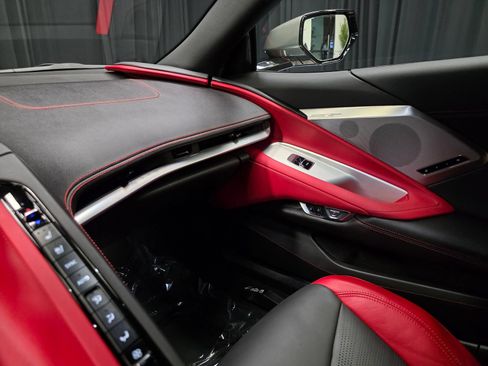 Used 2022 Chevrolet Corvette Stingray Preferred Cpe w/ Z51 Performance Package RWD image 30