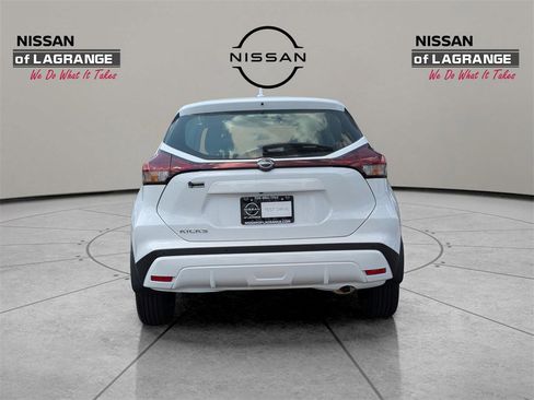 New 2025 Nissan Kicks Play S image 6