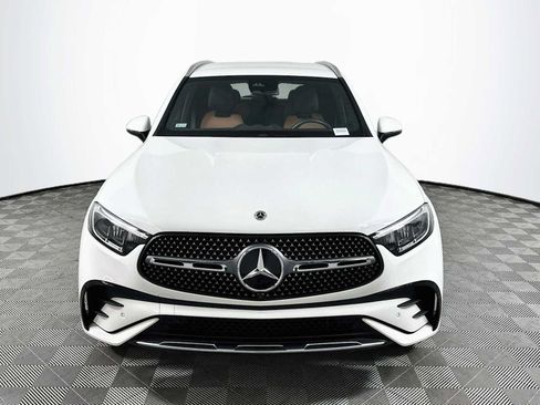 Used 2025 Mercedes-Benz GLC 300 image 2