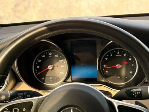 Used 2020 Mercedes-Benz GLC 300 4MATIC image 27