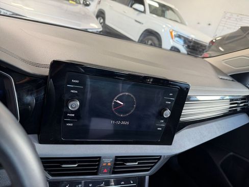 Used 2025 Volkswagen Jetta SE image 21