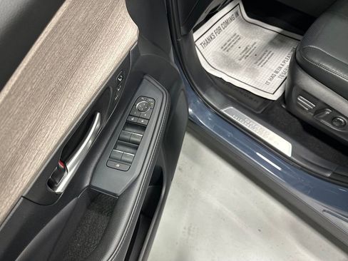 Used 2025 Toyota Grand Highlander AWD image 9