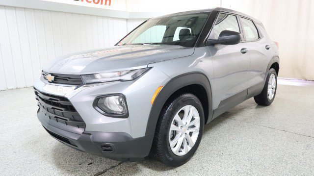 Used 2023 Chevrolet TrailBlazer LS FWD image 2