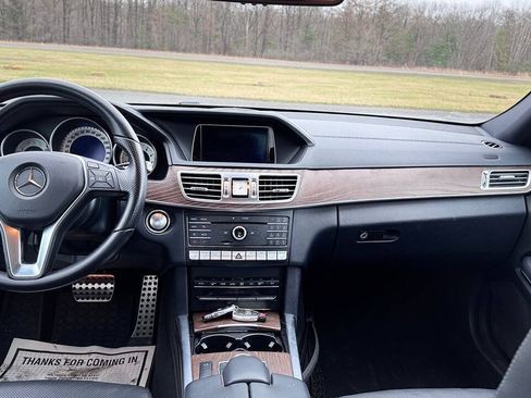 Used 2016 Mercedes-Benz E 400 4MATIC Sedan image 7