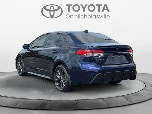 Used 2025 Toyota Corolla SE FWD image 3